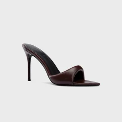 Saint Slipper