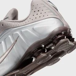 Shox R4