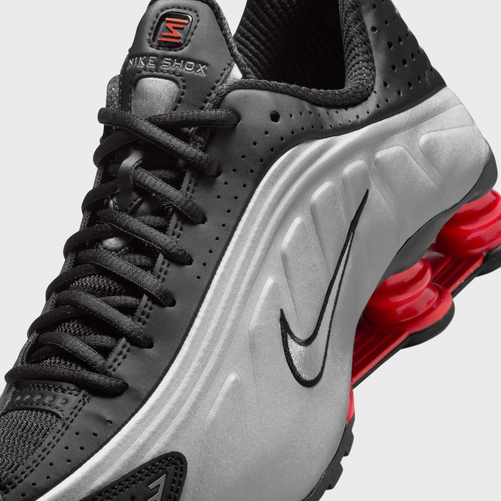 Shox R4