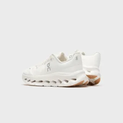 WMNS Cloudtilt