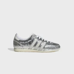 WMNS Japan