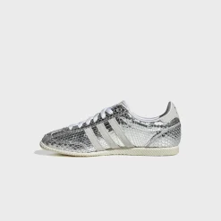 WMNS Japan