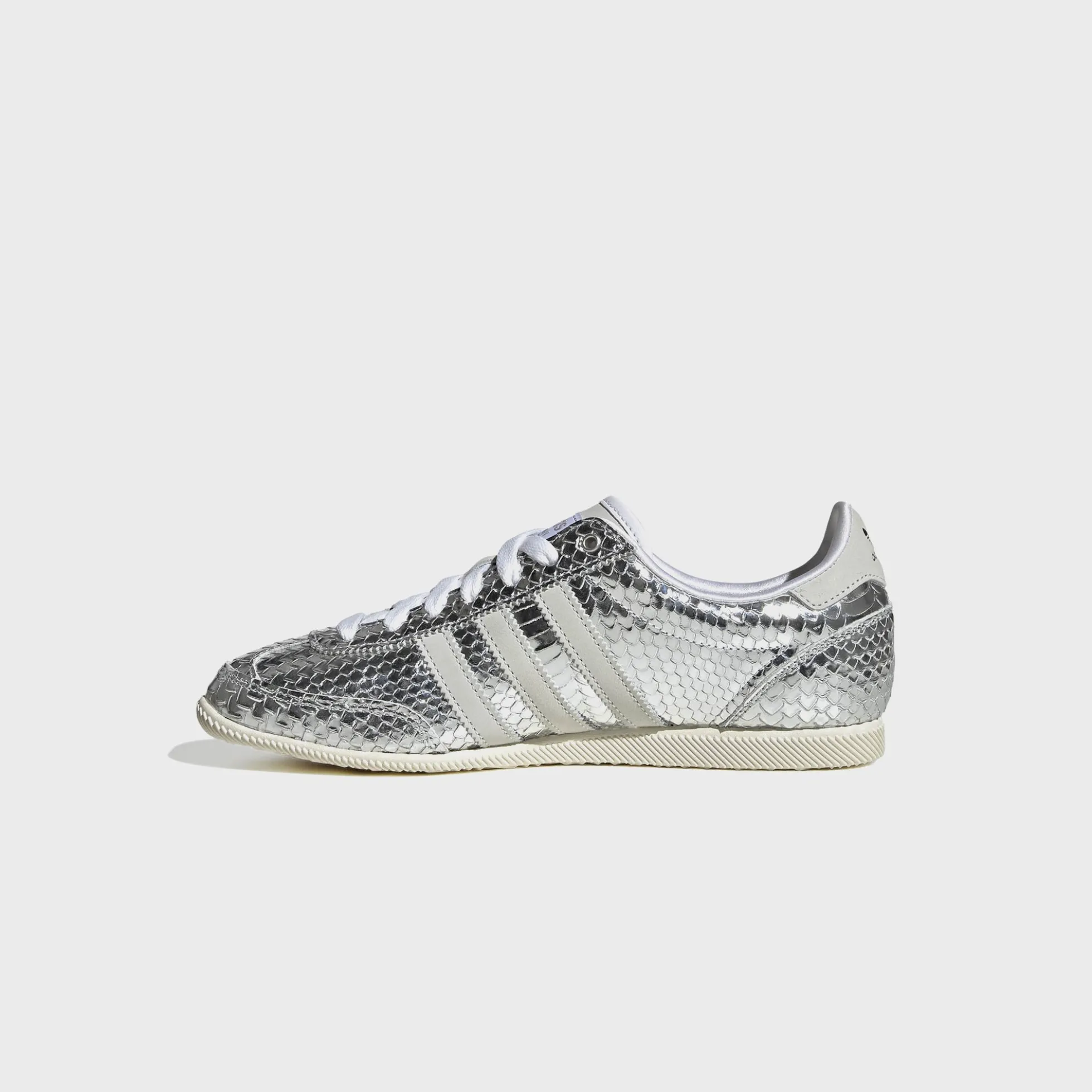 WMNS Japan