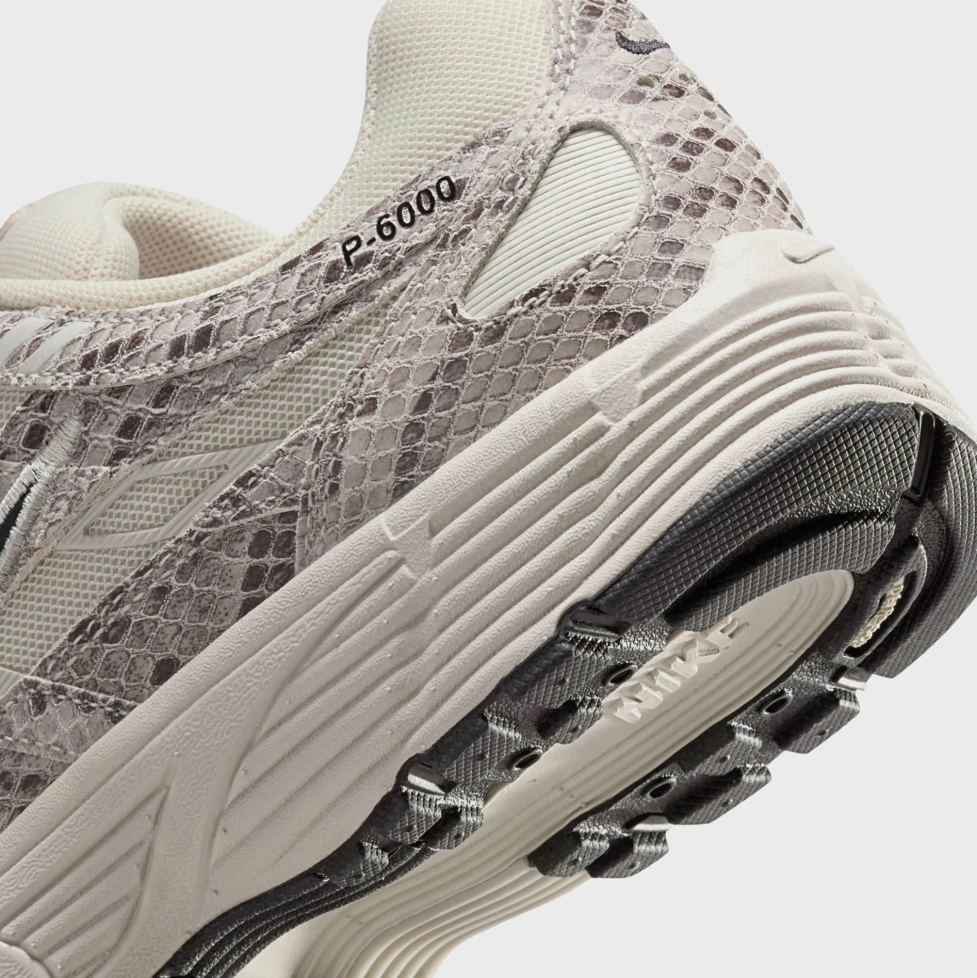 WMNS P-6000 SE
