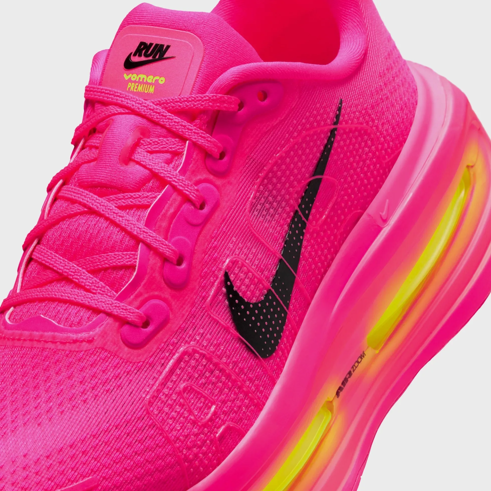 WMNS Vomero Premium